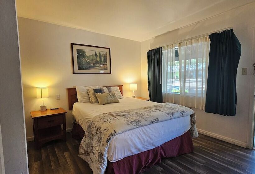 Cedar Lodge Motel