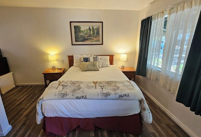 Cedar Lodge Motel