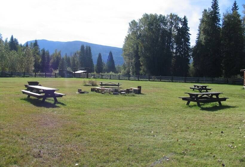 فندق Fort Wells Gray Rustic Cabins Hostel
