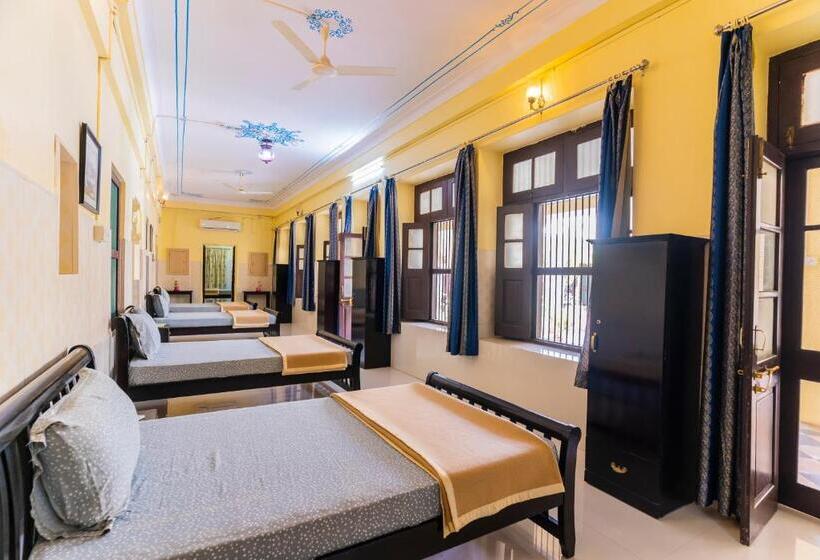 تختخواب و صبحانه Kalyan Villa Homestay