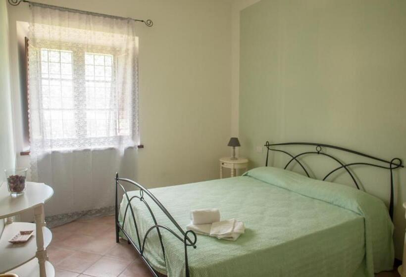 Casale La Fata  Tipico Toscano Immerso Nelle Colline Tra Lucca E Versilia, 6 Appartamenti Indipenden