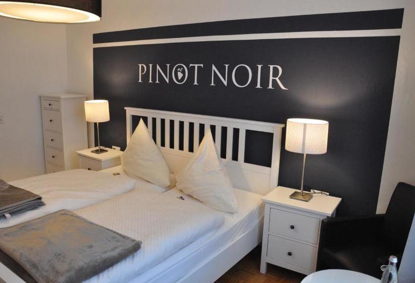 هتل Dinoris Boutique