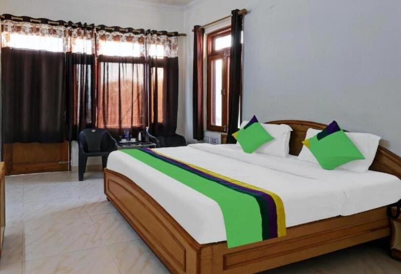 Sapphire Inn Bhimtal, Kaichi Dham   Parking Facilities   Best Luxury Hotel In Nainital