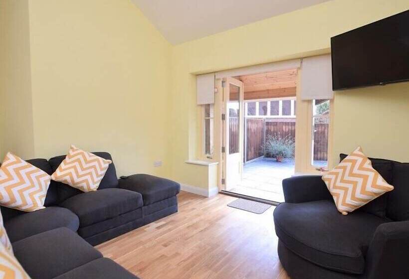 مبيت وإفطار The White Lady