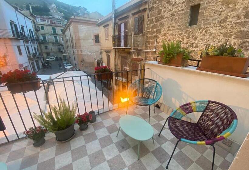 تختخواب و صبحانه Torre's Camere & Caffè