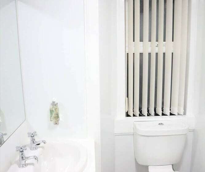 פונדק Smithfield Guesthouse