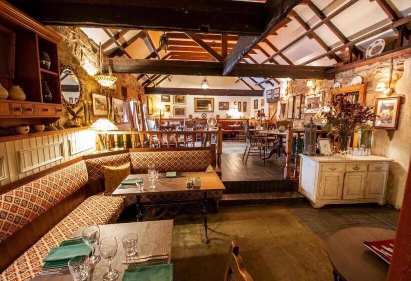 簡易ホテル The Tankerville Arms