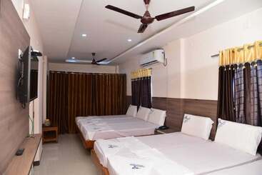 هتل Nb Venkaeswara Grand Inn
