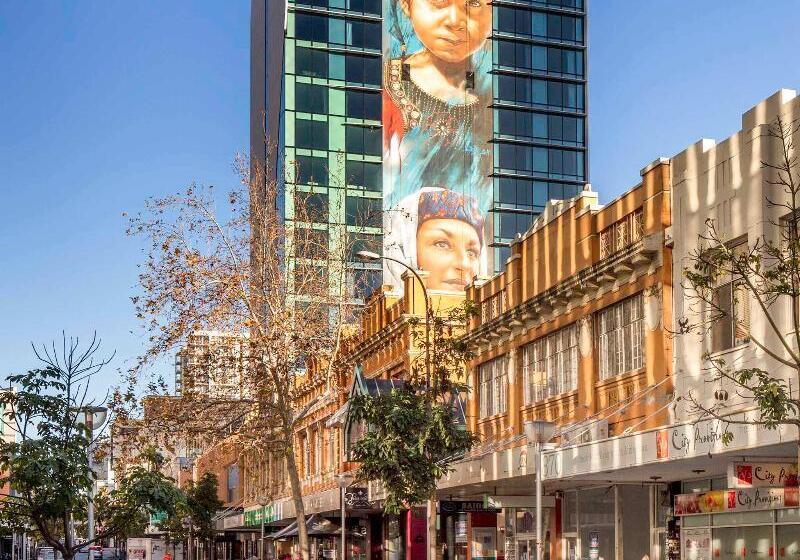 هتل The Adnate Perth   Art Series