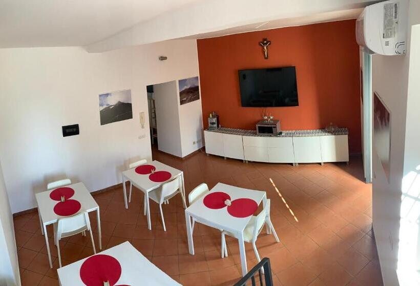 پانسیون Rooms Teatro Greco