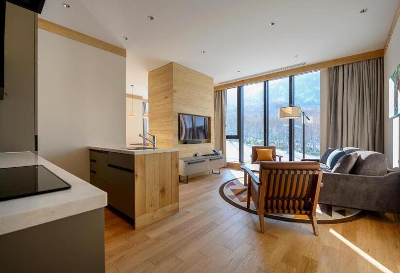 Yu Kiroro, Ski In Ski Out Luxury Residences