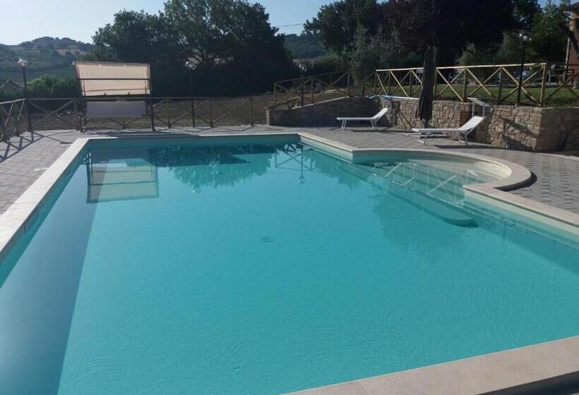 هتل Agriturismo Il Falco