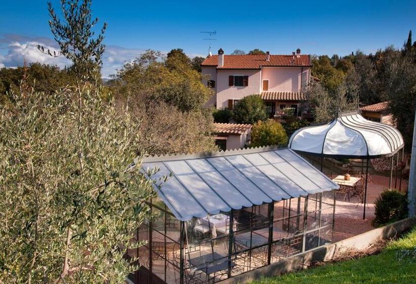 Отель Agriturismo Podere Santa Rita
