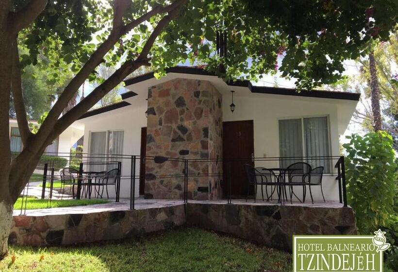 فندق Balneario Tzindejeh