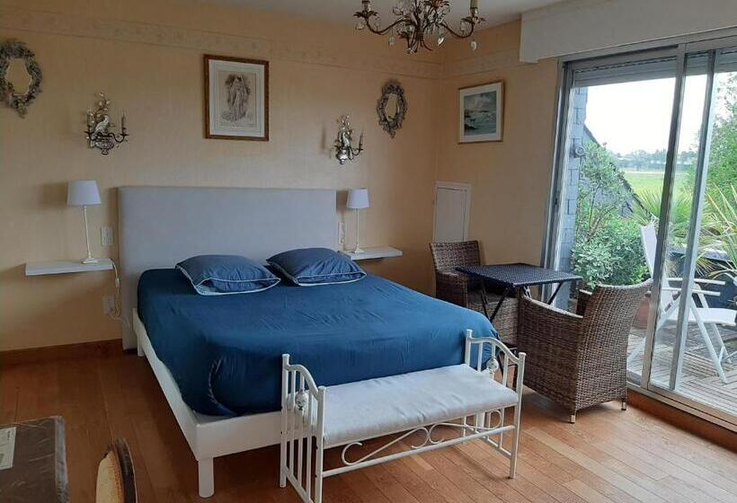 بنسيون A L'ombre Du Mont St Michel