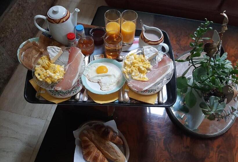 بنسيون A L'ombre Du Mont St Michel