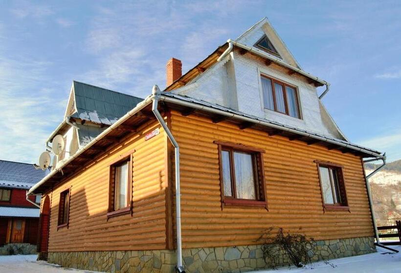 پانسیون Faina House