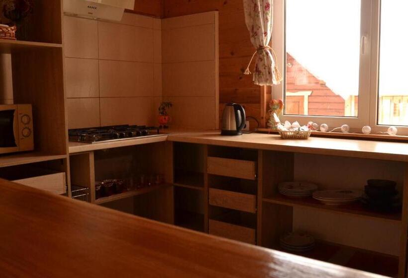 پانسیون Faina House