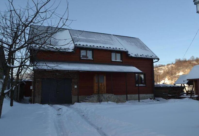 پانسیون Faina House