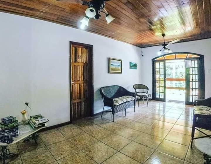 پانسیون Pousada Arco íris