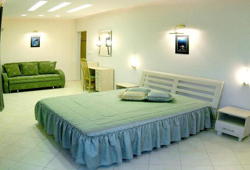 پانسیون Stela Guest House