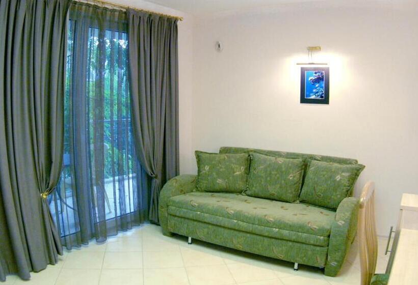 پانسیون Stela Guest House