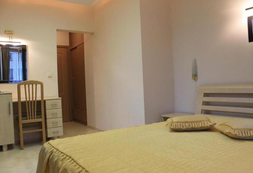 پانسیون Stela Guest House