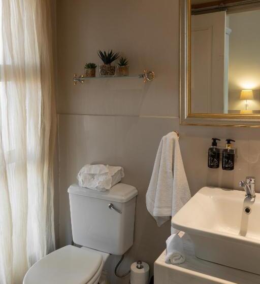 Пансион The Falls Guest House