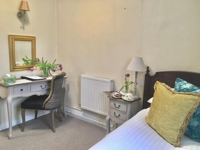 Drayton Court Hotel