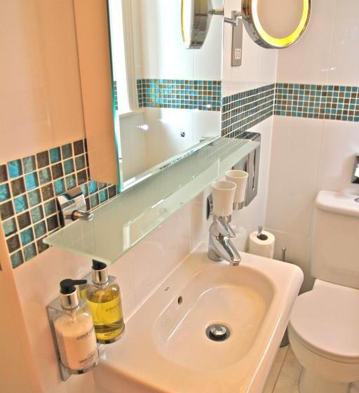 هتل Crompton Guest House