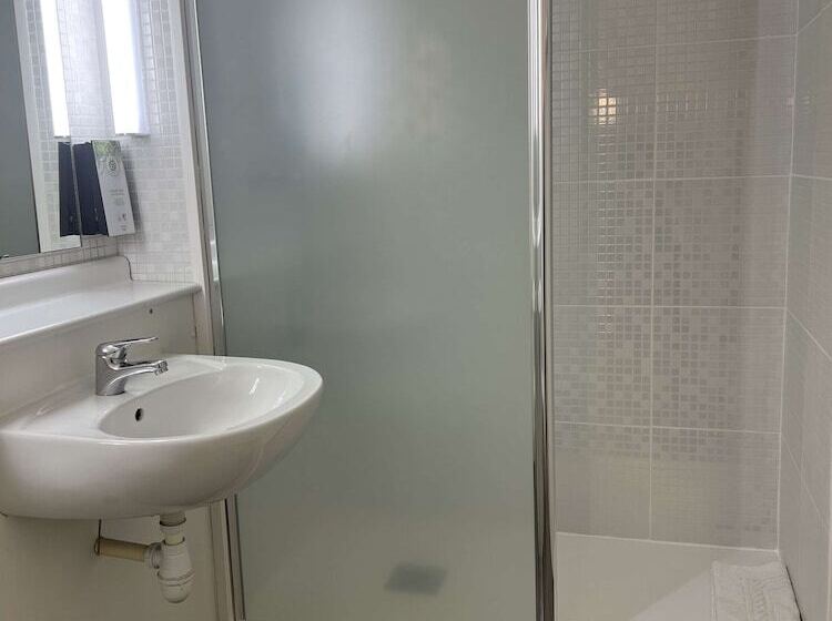 هتل Kyriad Direct Montpellier Saint Jean De Védas   La Peyrière