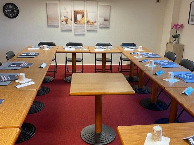 ホテル Kyriad Montargis Amilly