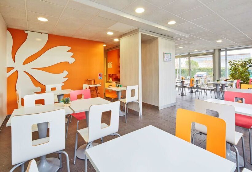 هتل Premiere Classe Avignon Parc Des Expositions