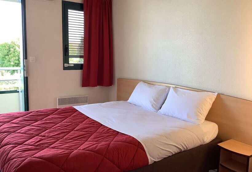 هتل Premiere Classe Chateauroux  Saint Maur