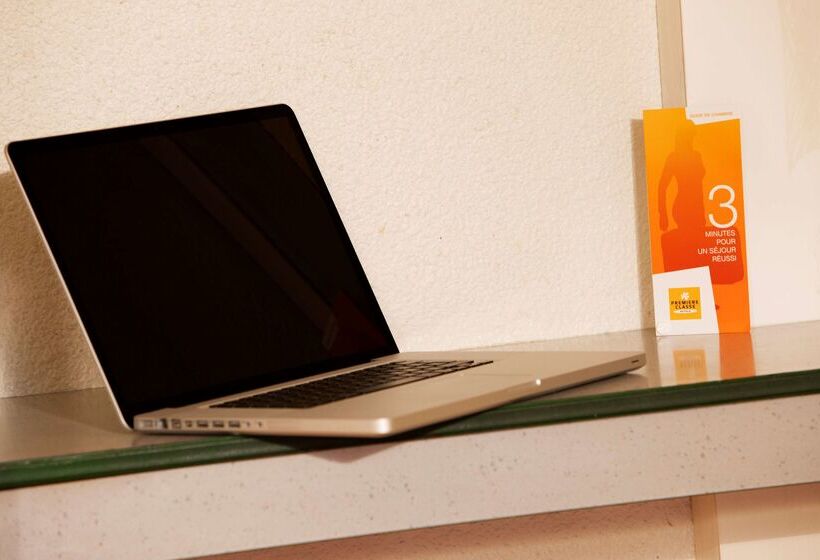 Отель Premiere Classe Coulommiers Mouroux