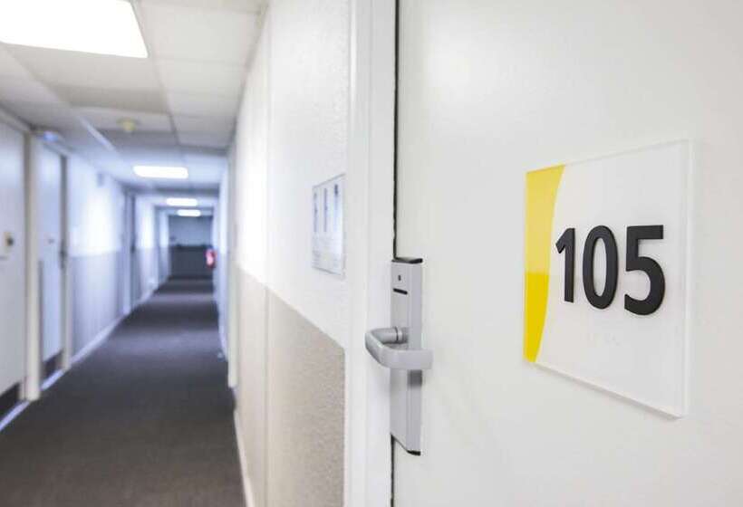 Отель Premiere Classe Saint Brice Sous Foret