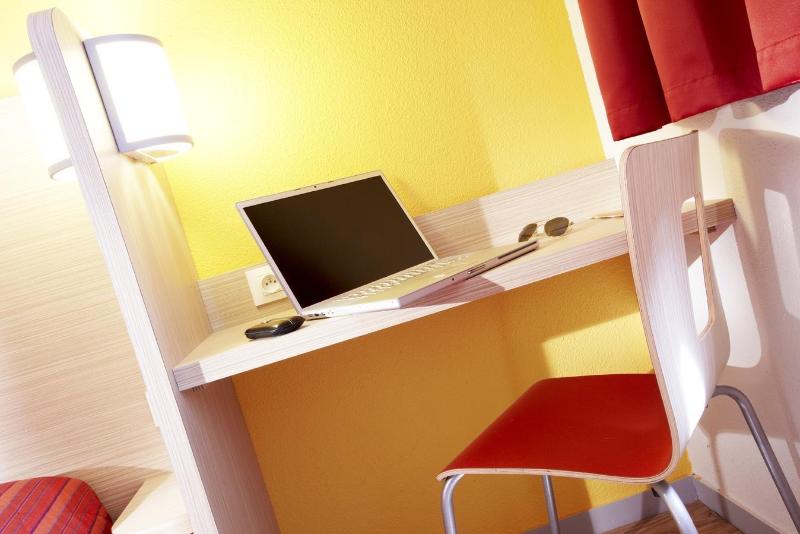 Отель Premiere Classe Saint Brice Sous Foret