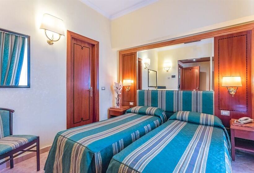 Fotos del hotel Raeli Hotel Lux:  8