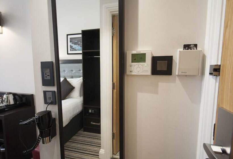 בית מלון כפרי St George S Inn Victoria