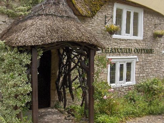 Отель The Thatched Cottage Inn