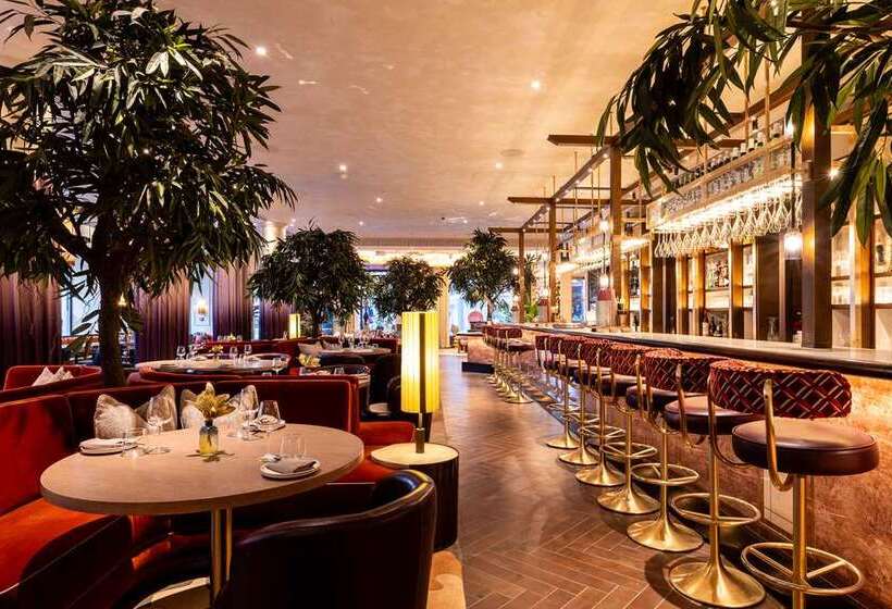 Fotos del hotel The Trafalgar St. James, London Curio Collection By Hilton:  11