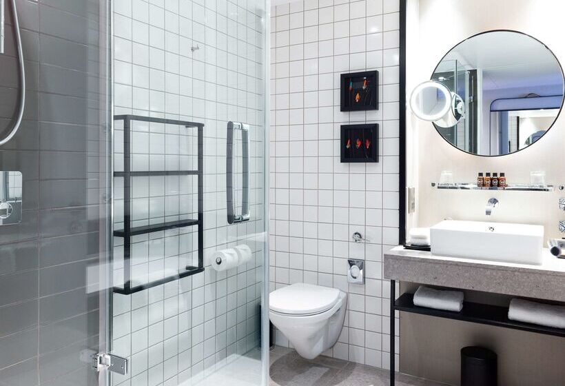 هتل The Trafalgar St. James London, Curio Collection By Hilton