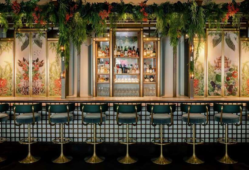 Fotos del hotel The Trafalgar St. James, London Curio Collection By Hilton:  39