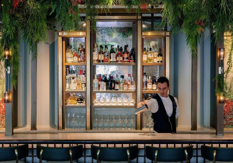 Fotos del hotel The Trafalgar St. James, London Curio Collection By Hilton:  54