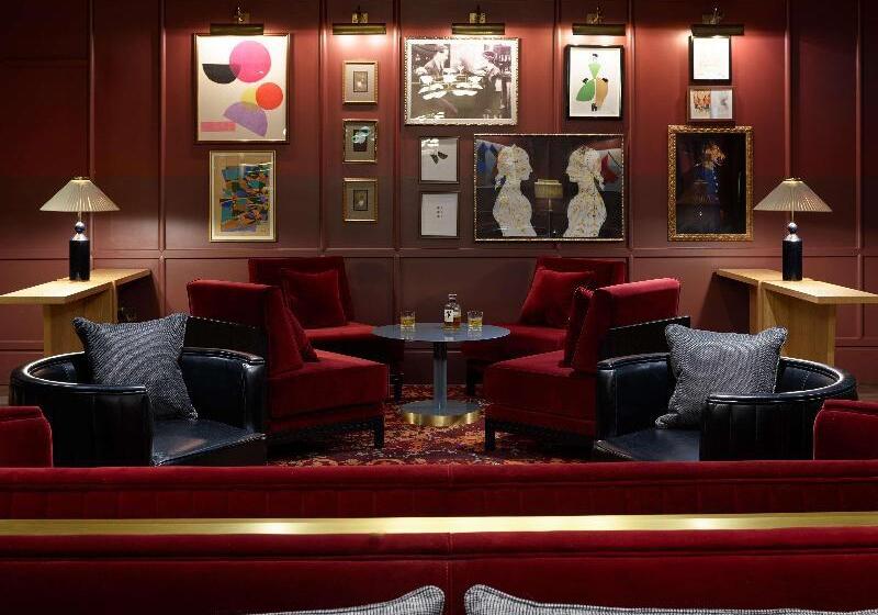 هتل The Trafalgar St. James London, Curio Collection By Hilton