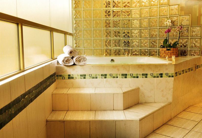 La Colina Suites Hotel