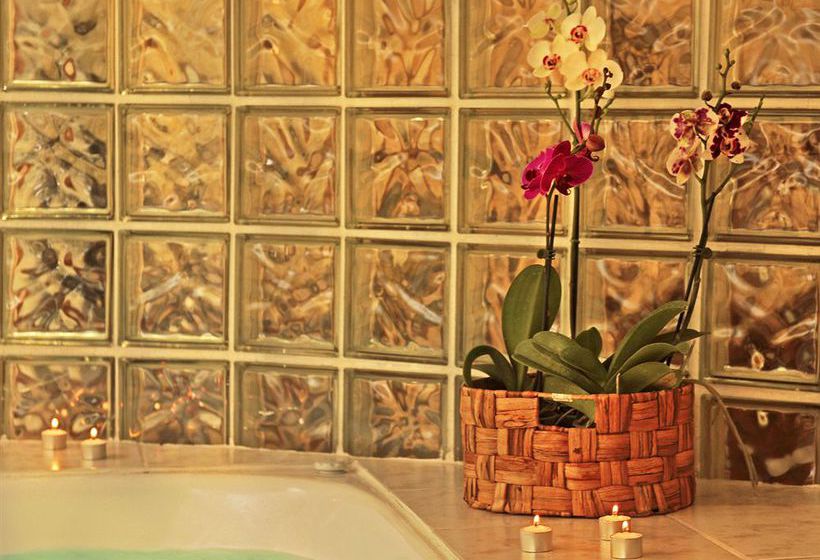 La Colina Suites Hotel