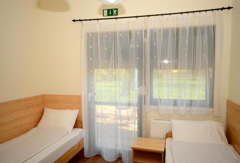 צימר Szárszó Panzió