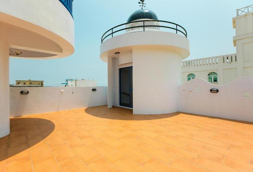 تختخواب و صبحانه Travel Light House