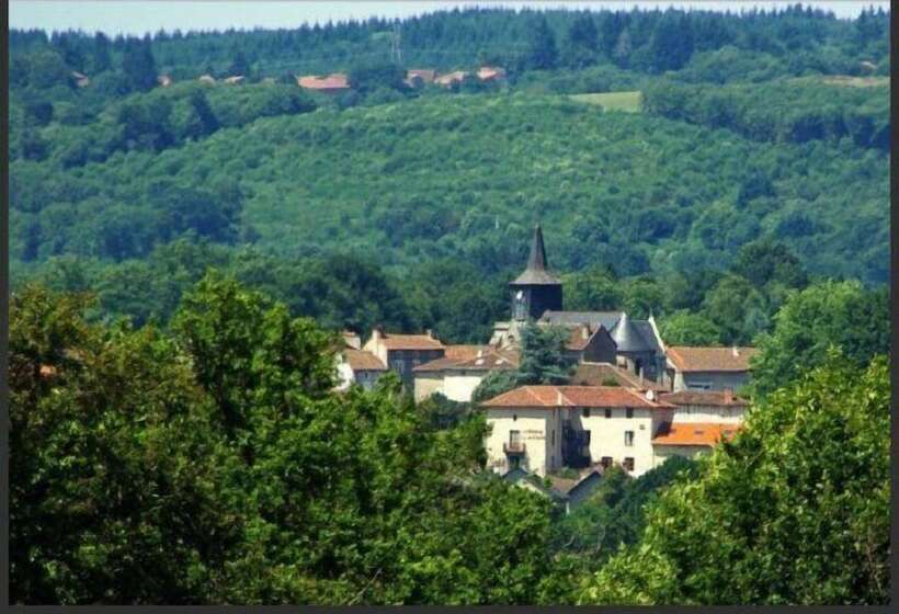 בית מלון כפרי Auberge La Source   Logis Hôtels
